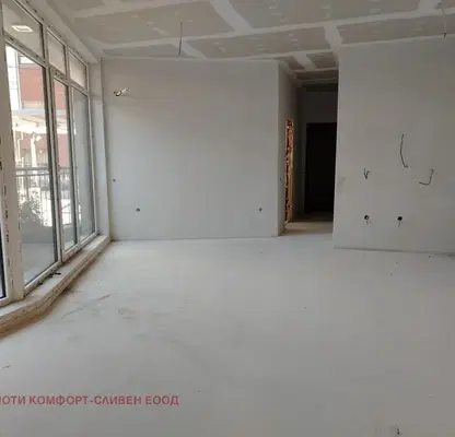 Photo 5 — 3-bedroom apartment in Sliven, Centyr