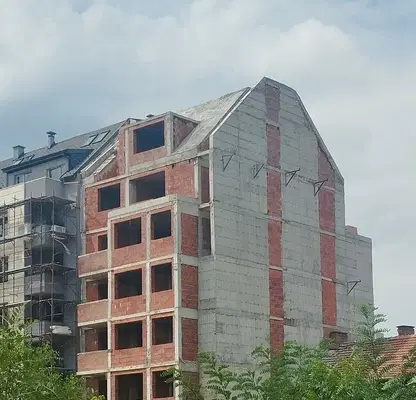 Снимка 3 — Тристаен апартамент с тераса в Банишора, София
