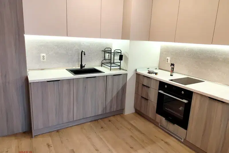 Two-room apartment in gated complex in Banishora with parking space