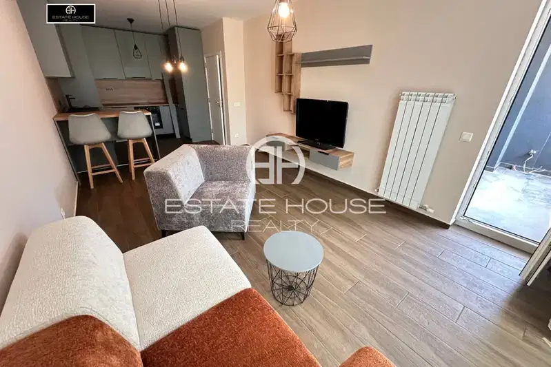 Two-room apartment in Banishora with balcony and luxury furnishings