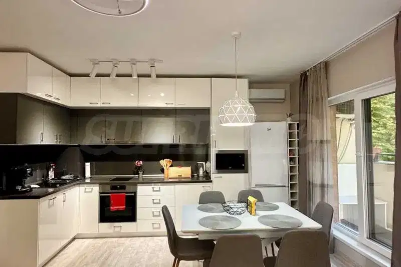 Three-room apartment with elevator in Banishora, Sofia