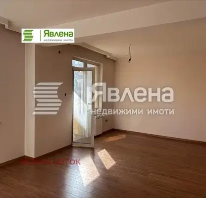 Снимка 2 — Едностаен апартамент в Борово с тераса и асансьор