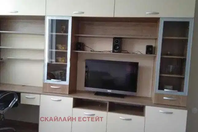 Двустаен апартамент в Борово с паркомясто и контрол на достъпа
