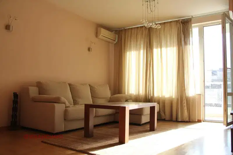 3-bedroom apartment in Sofiya, Borovo
