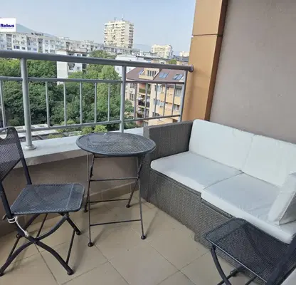 Photo 3 — 3-room apartment with balcony and Vitosha view in Borovo