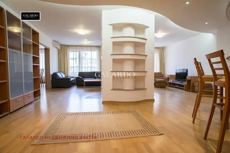 Spacious 4-room apartment in Borovo with fireplace and parking