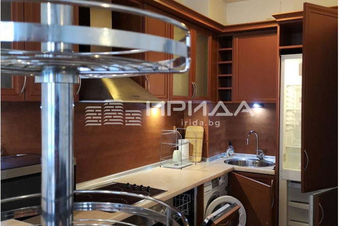 Тристаен апартамент с тераса в Бъкстон, София
