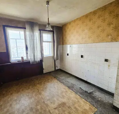 Снимка 4 — Тристаен апартамент в Бъкстон с две тераси