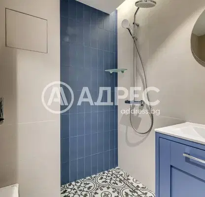 Снимка 2 — Едностаен апартамент 60 кв.м в Център с roof top зона