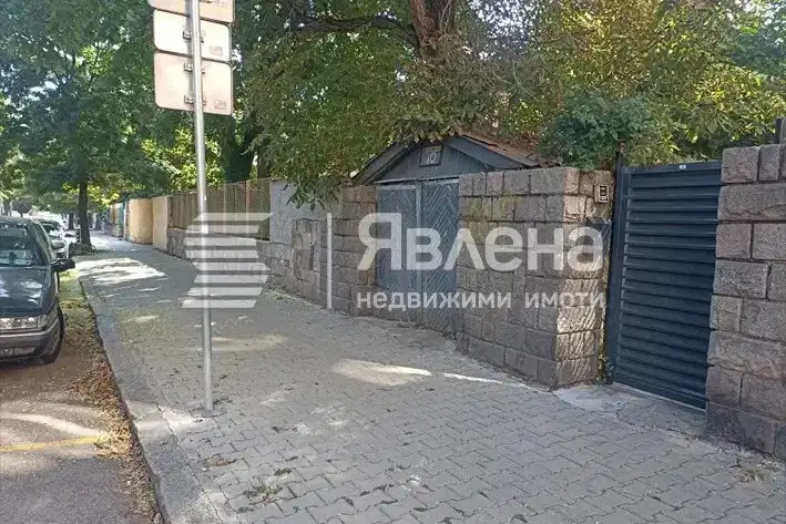 One-room apartment with garage in Center, Sofia