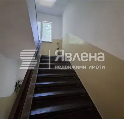 Снимка 2 — Двустаен апартамент в Център с гледка към вътрешен двор