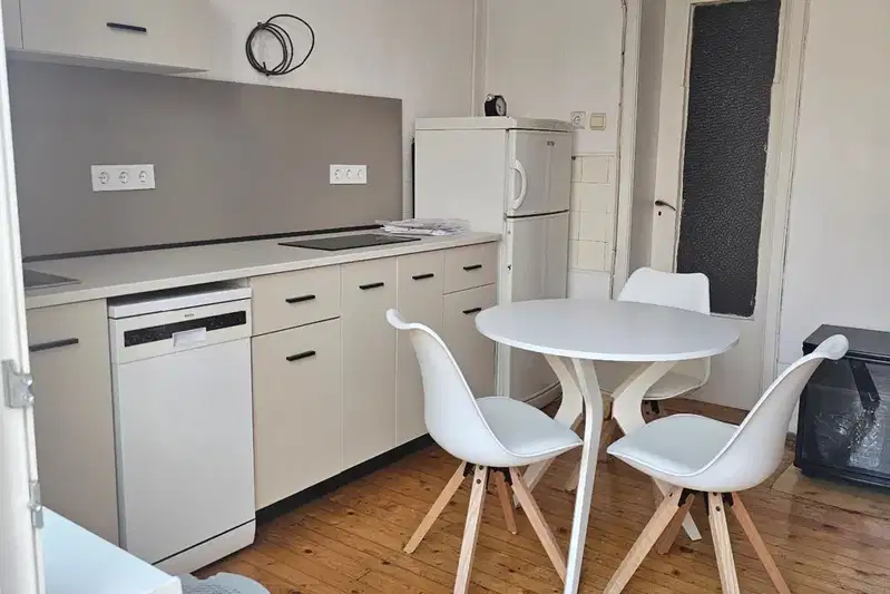 2-room apartment in Center, Pirotska St with balcony