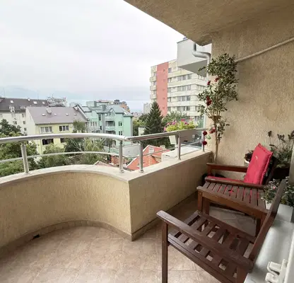 Photo 5 — Three-room apartment with two terraces in Center, Sofia