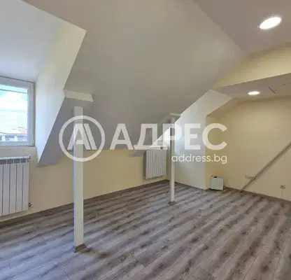Photo 5 — Three-room apartment in Sofia Centre with elevator