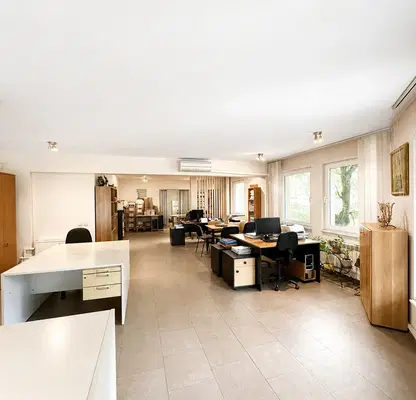 Photo 2 — Three-room apartment with large floor area in Center, Sofia