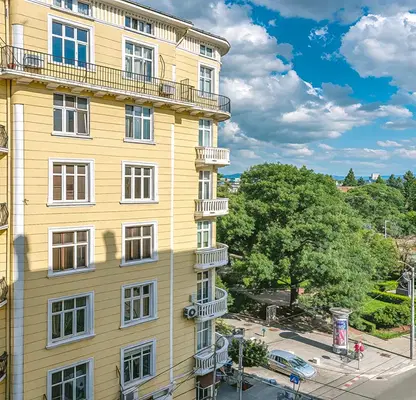 Снимка 4 — 3-стаен апартамент с панорамна гледка в Център, ул. Московска