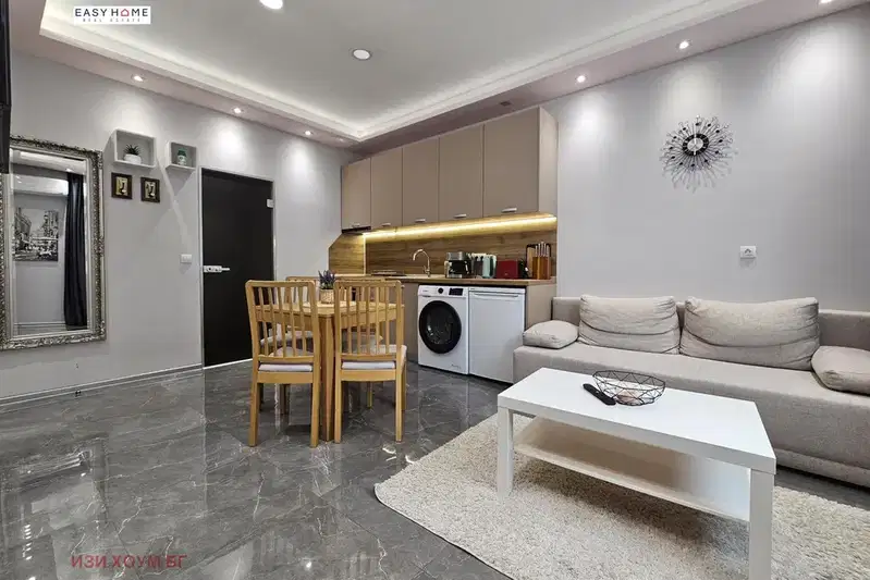 3-room apartment with two separate entrances in Center, Sofia