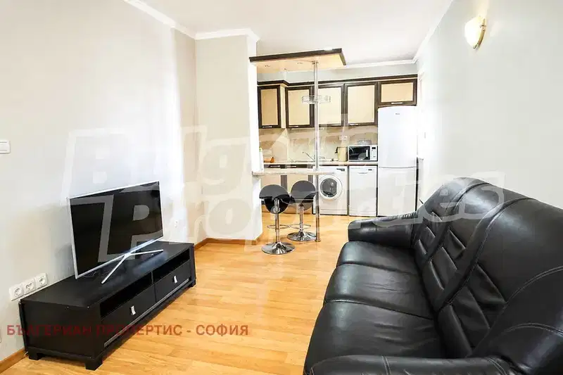 Three-room apartment with balcony in Center, Sofia