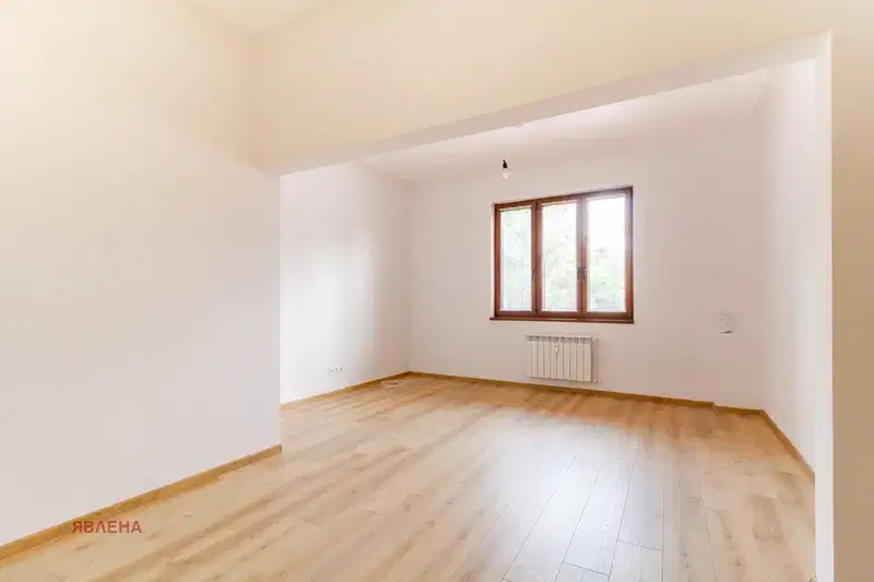 Three-room apartment in Center, Sofia with south view