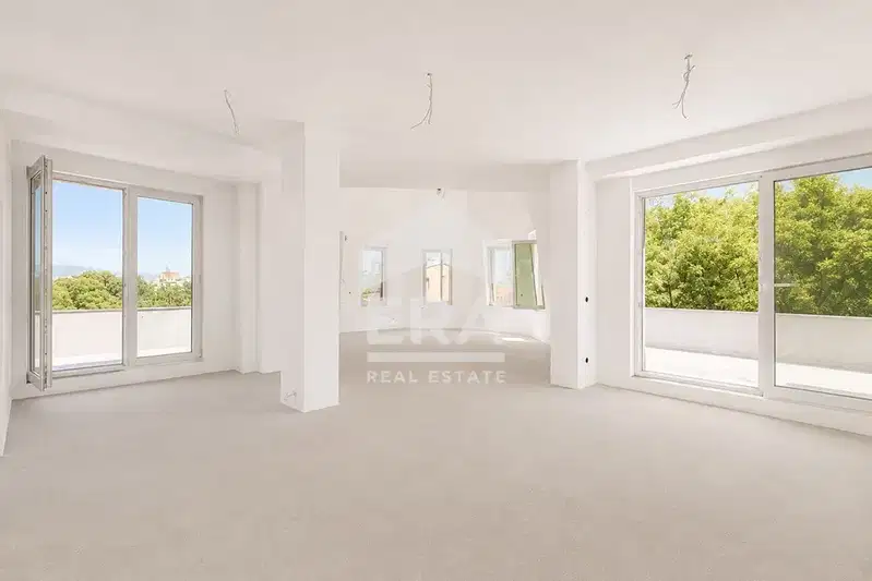 Spacious 3-room apartment with panoramic terraces in Center, Sofia