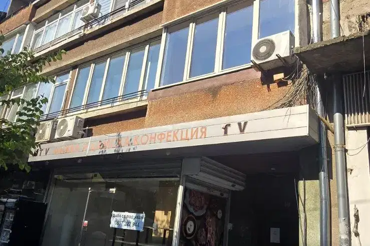 Тристаен апартамент на бул. Христо Ботев в Центъра на София