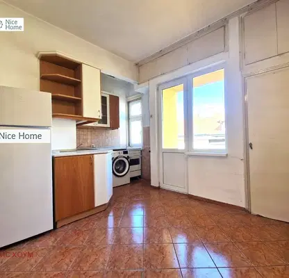 Photo 2 — Three-room apartment in Center with two balconies and elevator