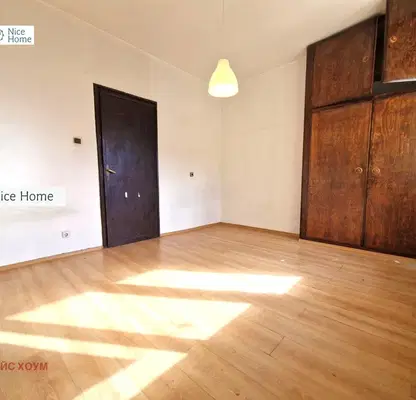 Photo 3 — Three-room apartment in Center with two balconies and elevator