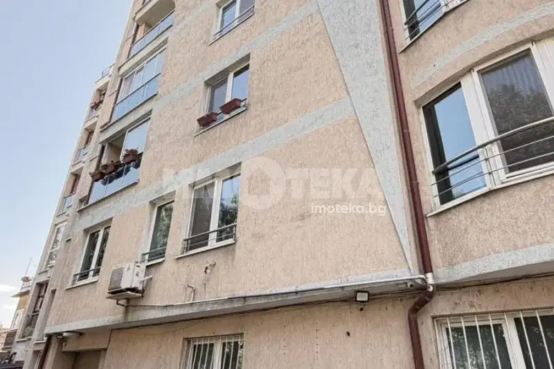 Three-room apartment with two terraces in Center, Sofia