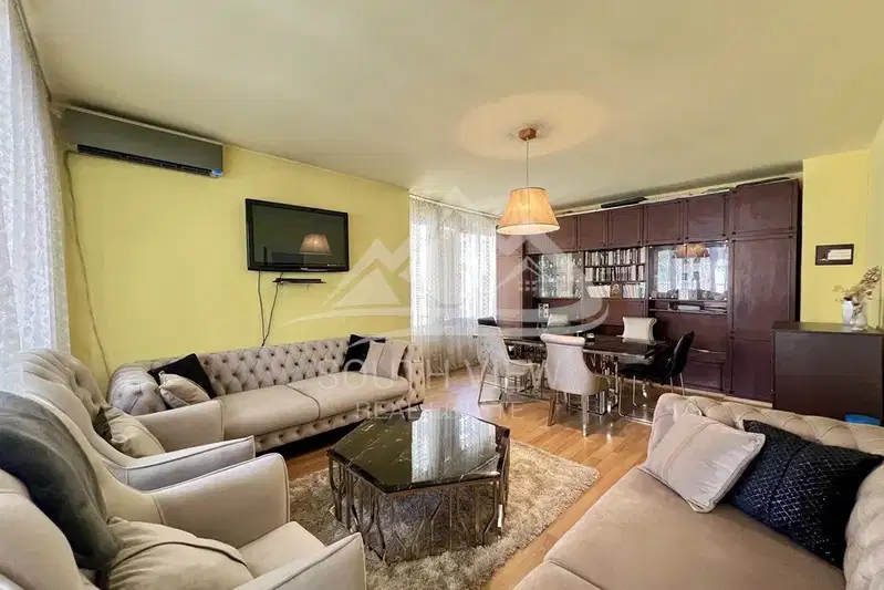 4-room apartment with parking space in Sofia Center, Dunav St
