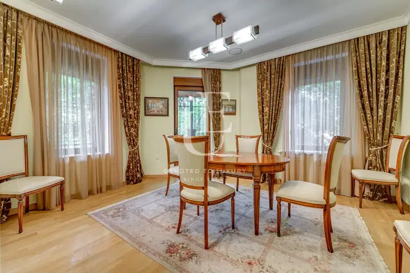 4-room apartment in Center with cozy terrace
