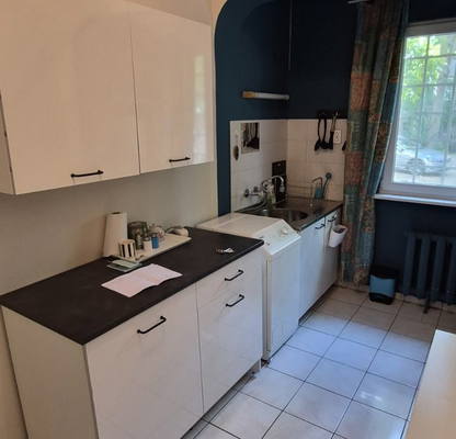 Снимка 3 — Двустайно жилище в Център на София без балкон