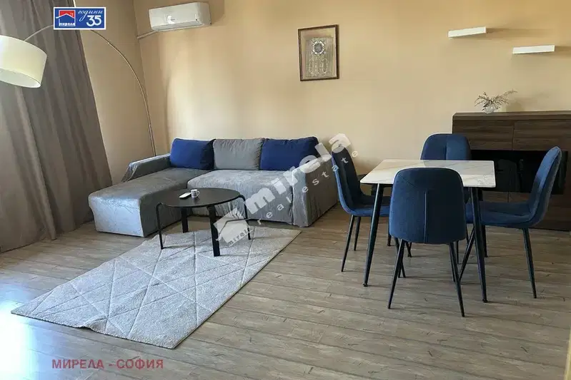 2-стаен апартамент с балкон в Център, София