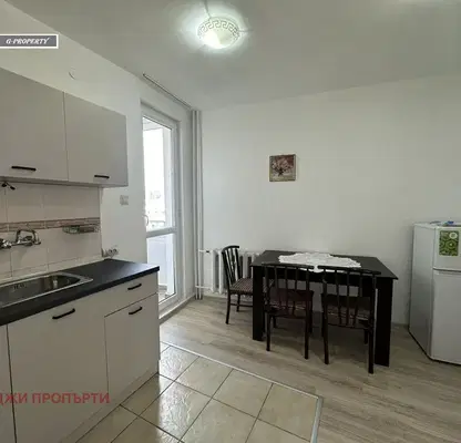 Снимка 2 — Двустаен апартамент с две тераси в Център, София
