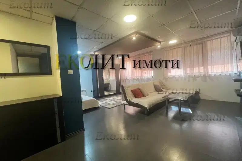 Двустаен апартамент с климатик в Център, София