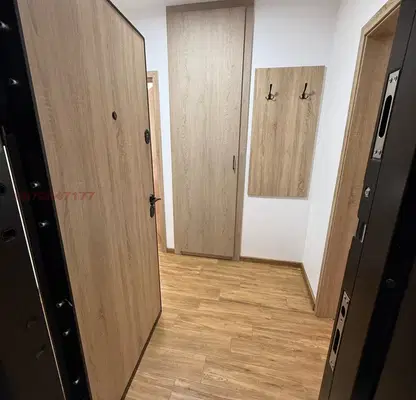 Снимка 4 — Двустаен апартамент с голяма тераса в Център, София
