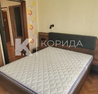 Снимка 3 — Тристаен апартамент с 3 тераси в Център, София