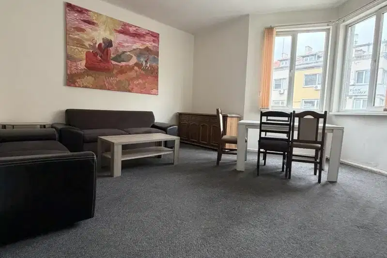 Three-room apartment in Center with two terraces