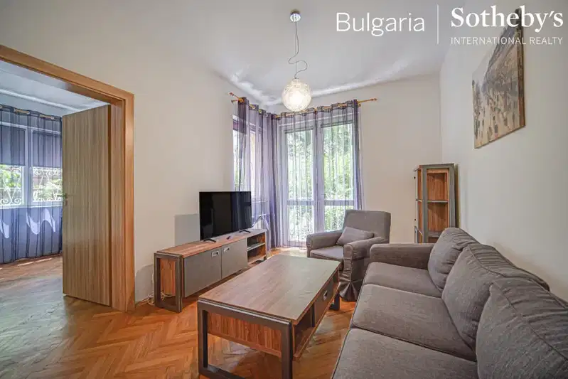 Three-room apartment on the ground floor in Center, Sofia with a small yard