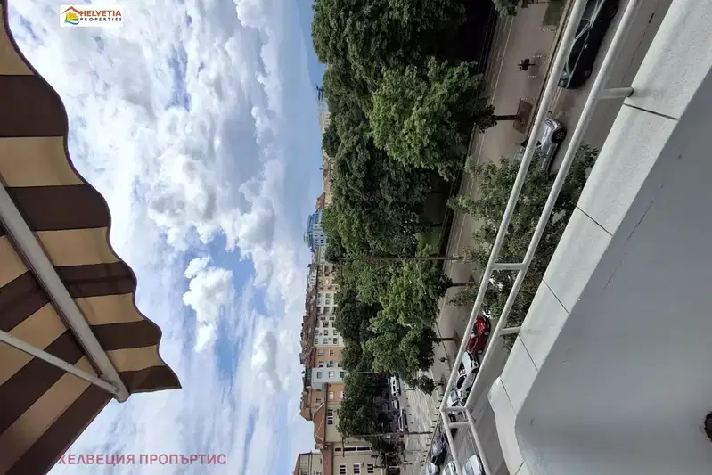 3-bedroom apartment in Sofiya, Centyr