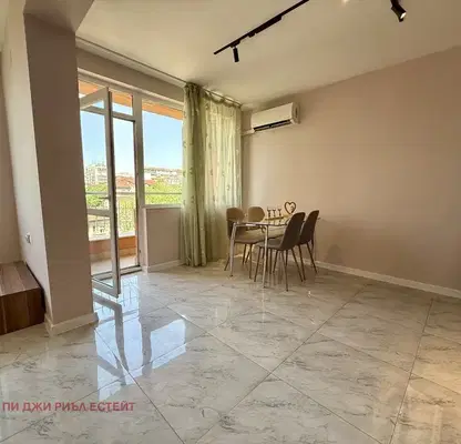 Photo 3 — Three-room apartment with two terraces in Center, Sofia