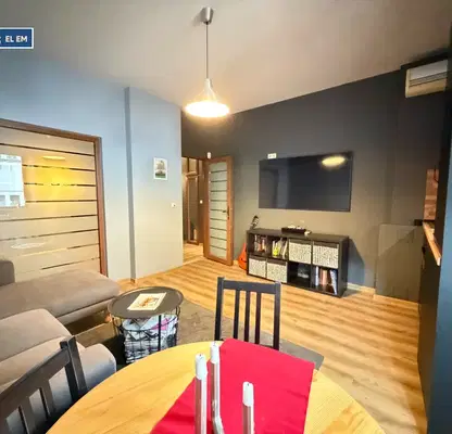 Снимка 2 — Тристаен апартамент в Център на София с балкон