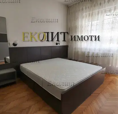 Снимка 4 — Луксозен 3-стаен апартамент в Център, София с две тераси