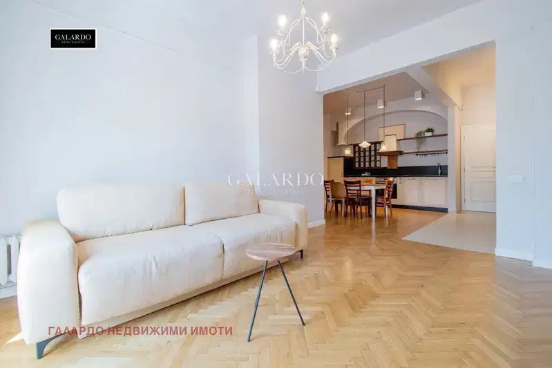 3-стаен апартамент в Център с балкон на ул. Раковски