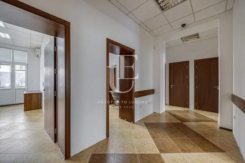 4-bedroom apartment in Sofiya, Centyr