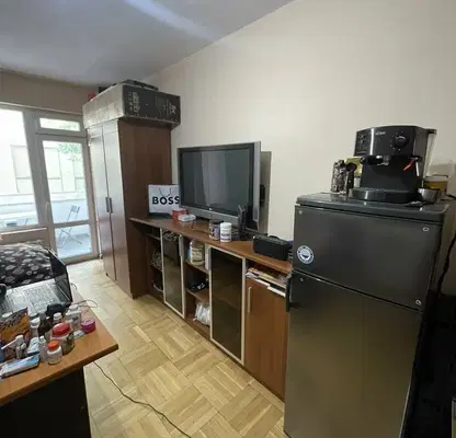 Photo 4 — One-room apartment in Dianabad with balcony and elevator