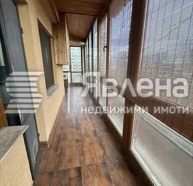 Снимка 2 — Просторен 3-стаен апартамент в Дианабад с голяма тераса
