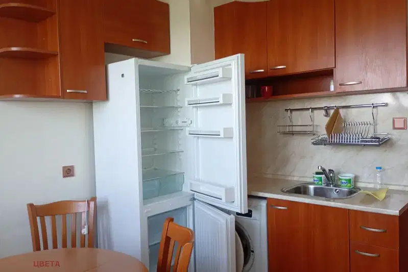3-bedroom apartment in Sofiya, Dianabad