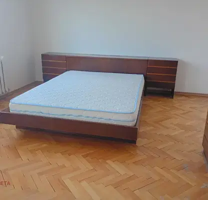 Снимка 2 — Тристаен апартамент в Дианабад с паркомясто и асансьор