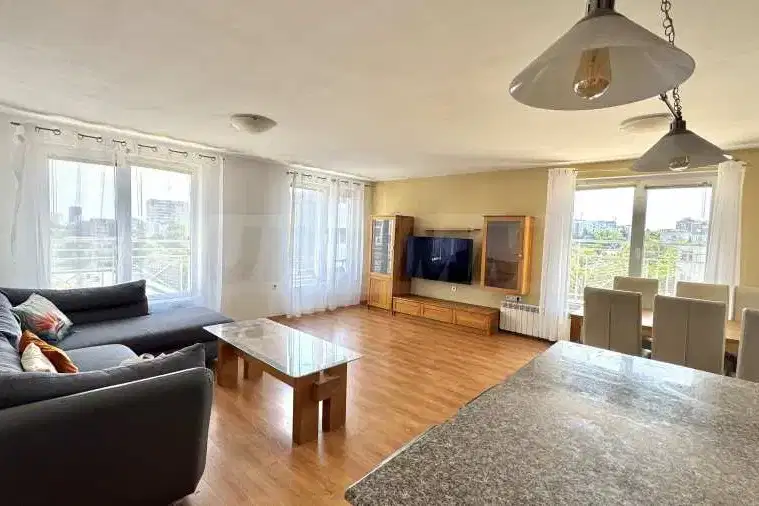 5-bedroom apartment in Sofiya, Dianabad
