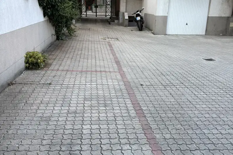 Spacious 3-room apartment with garage in Doctorski Pametnik, Sofia